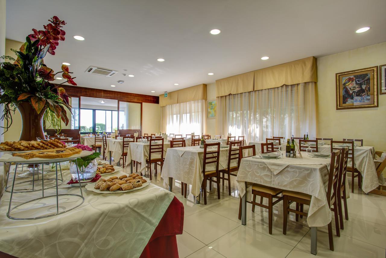 Hotel Deanna Bellaria-Igea Marina Exterior foto