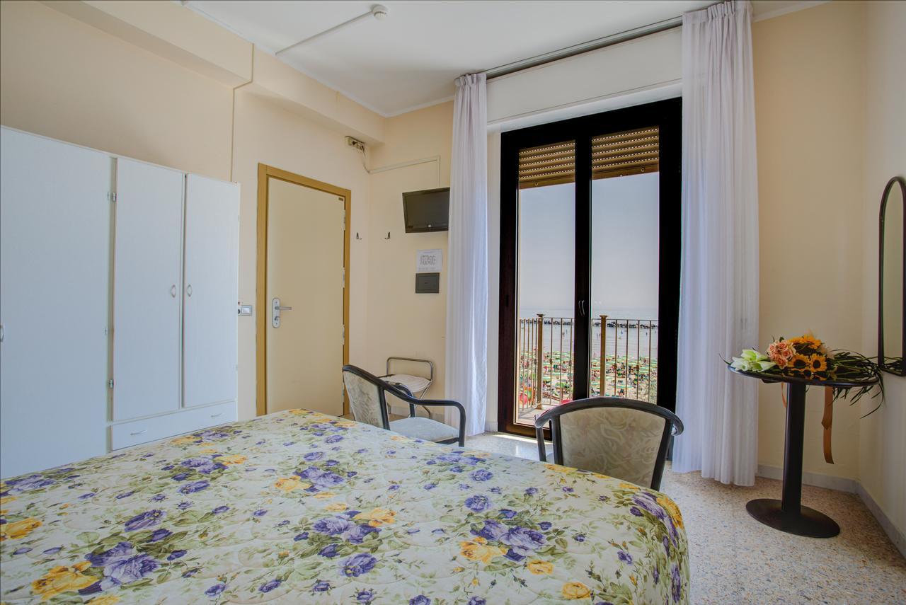 Hotel Deanna Bellaria-Igea Marina Exterior foto